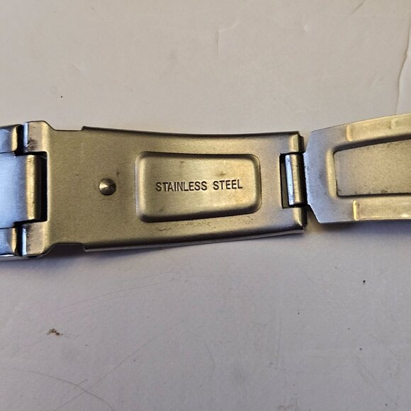 Timex Men’s Watch – Working Great + 2 Bracelets (Original & Replacement) - Picture 16 of 16